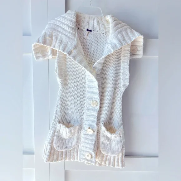 Chunky Knit Sweater Vest - Picture 3 of 5